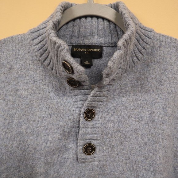 BANANA REPUBLIC SWEATER - Picture 2 of 4